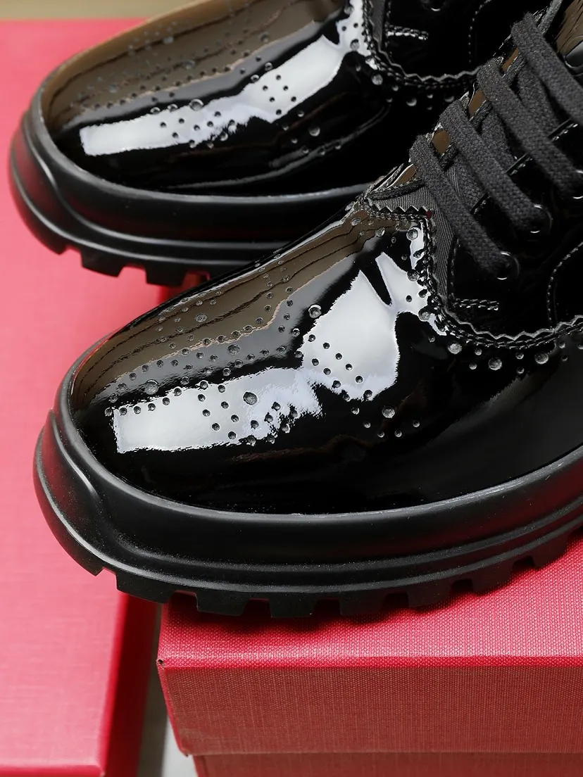 Factory P680💰🔥《Ferragamo》👏Latest•High-end top brand luxury~purchasing agent, top~quality. New fashionable business men's shoes 🔜The uppers are made of original first-layer open-edge beaded cowhide➕cowhide·lining, with fine workmanship. The original stylish and soft combination wear-resistant and non-slip outsole is light and comfortable on the feet. The real thing looks better in real photos. Number of yards: 38--44 (45 and 46 can be customized)